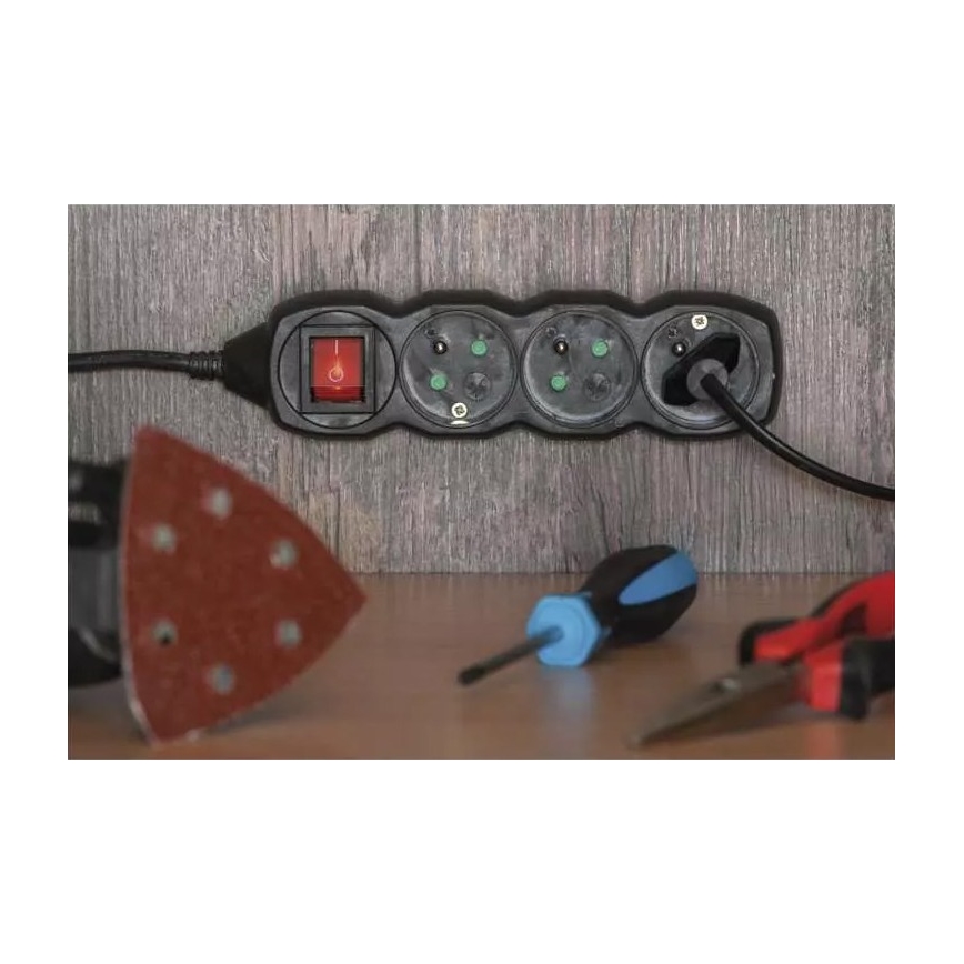 Produžni kabel s prekidačem 4U 5m crna