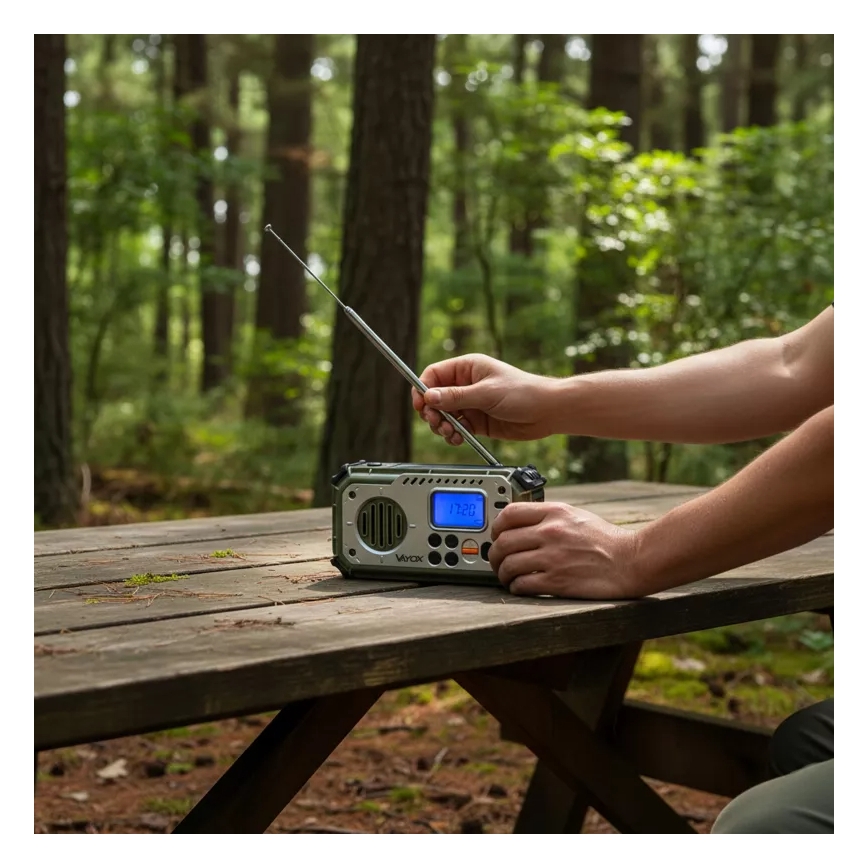 Radio za kampiranje s ručnom kurblom, solarnim panelom i LED svjetiljkom s funkcijom power banke 5V/3xAAA/2000 mAh, IPX4, zeleni