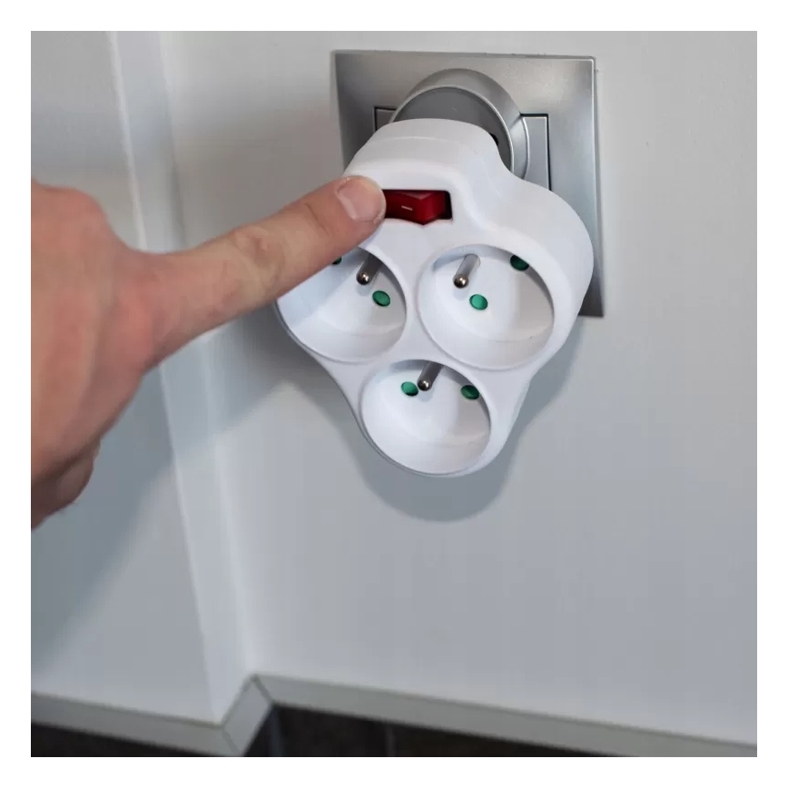 Razdjelnik s prekidačem, 3 utičnice