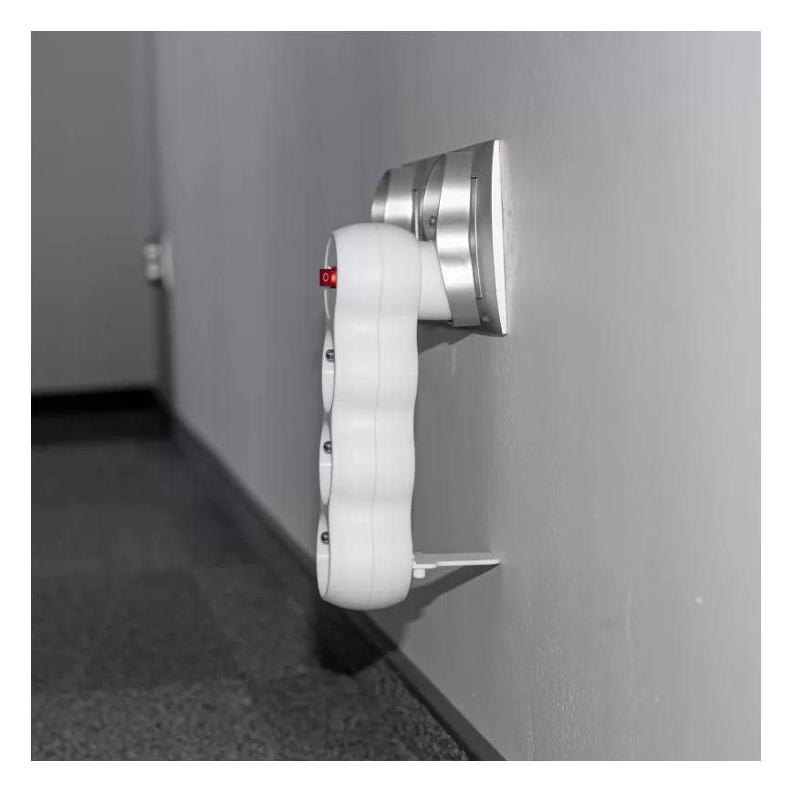 Razvodna utičnica s prekidačem, 3 utičnice