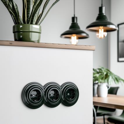 Reblig - Trostruka retro kućna utičnica sa okvirom SCHUKO 230 V, zelena