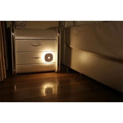 LED Orijentacijska svjetiljka sa senzorom LED/0,45W/3xAAA 3000K bijela