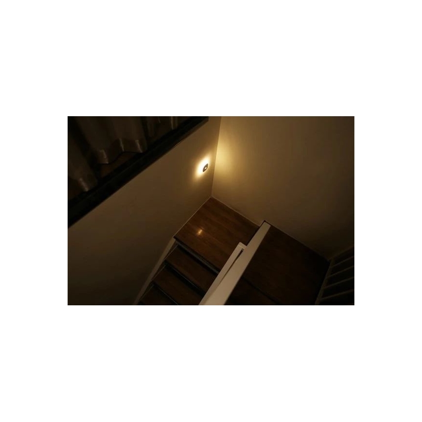 LED Orijentacijska svjetiljka sa senzorom LED/0,45W/3xAAA 3000K bijela
