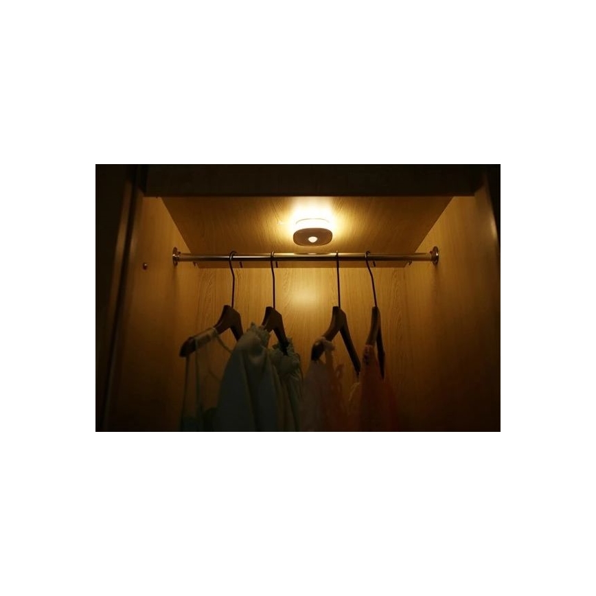 LED Orijentacijska svjetiljka sa senzorom LED/0,45W/3xAAA 3000K bijela