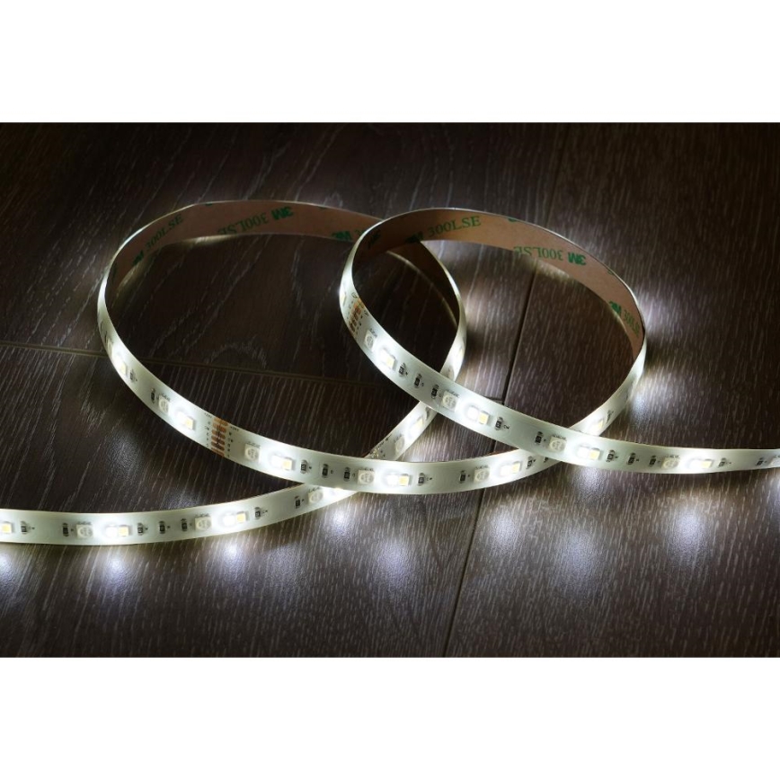 LED RGBW Pametna prigušiva traka 5m LED/230V 2700-6500K Wi-Fi Tuya + daljinski upravljač