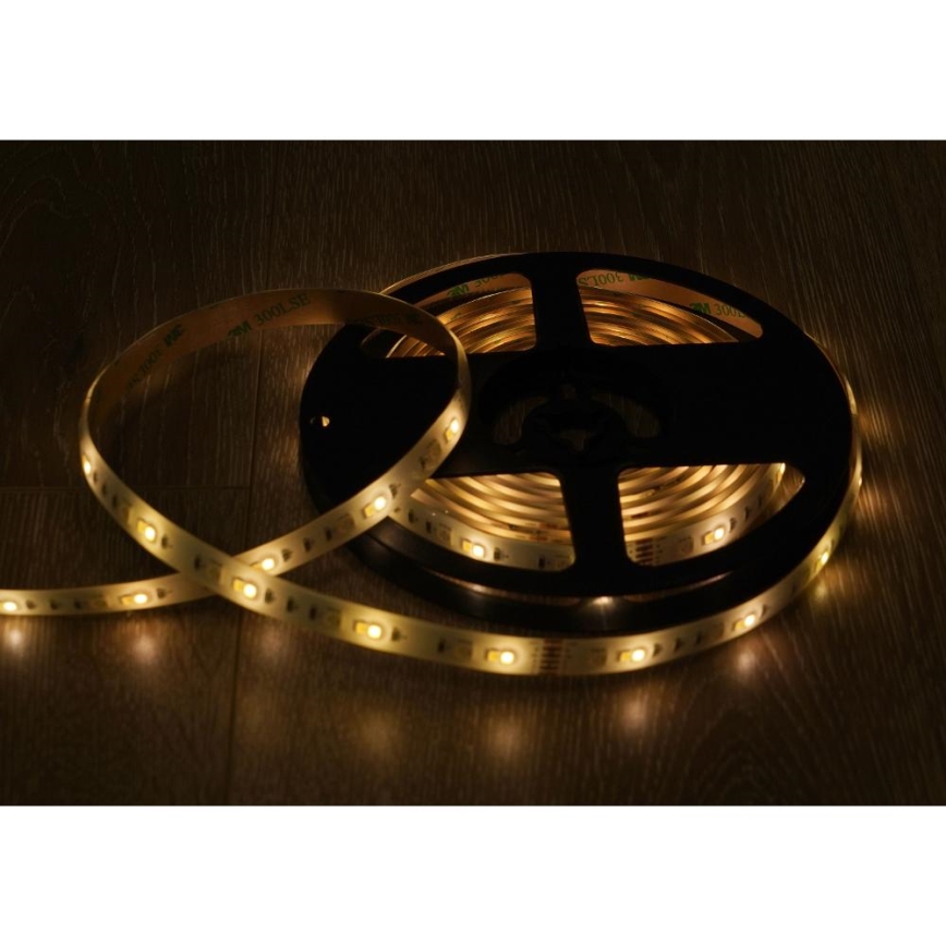 LED RGBW Pametna prigušiva traka 5m LED/230V 2700-6500K Wi-Fi Tuya + daljinski upravljač