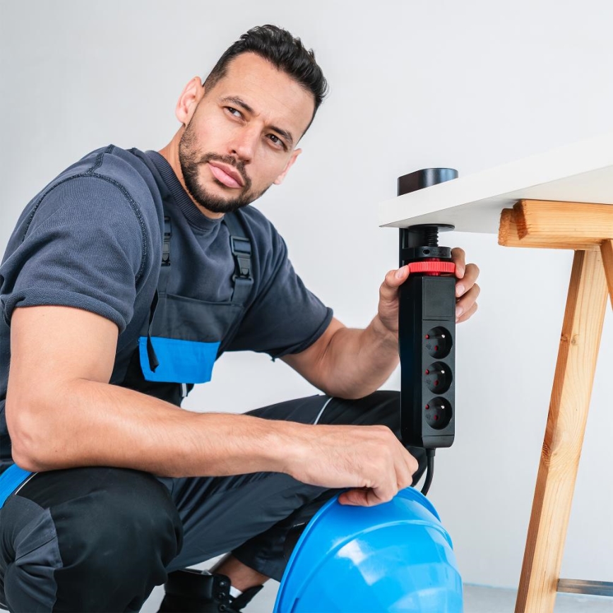 Produžni kabel sa stezaljkom za stol, 3 utičnice, tip E + 2x USB-A + 1x USB-C, 1,5 m, crni