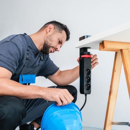 Produžni kabel sa stezaljkom za stol, 3 utičnice, tip E + 2x USB-A + 1x USB-C, 1,5 m, crni