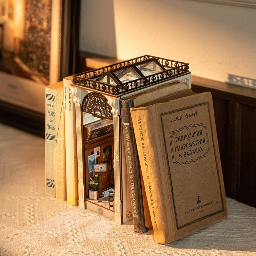 RoboTime - 3D slagalica LED Držač za knjige Susret u prolazu s knjigama 2xAAA