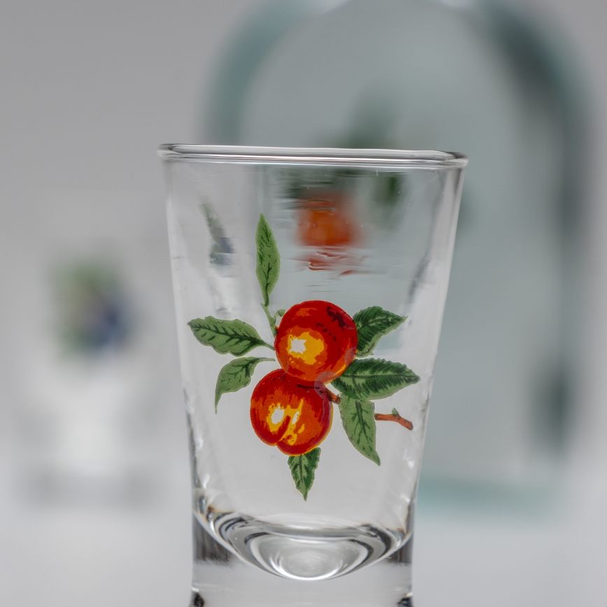 Set 1x staklena boca i 2x čaše za rakiju prozirne s motivom marelice