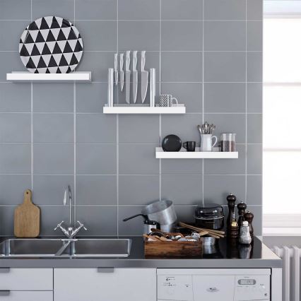 Set od 3 bijele zidne police SHELFY