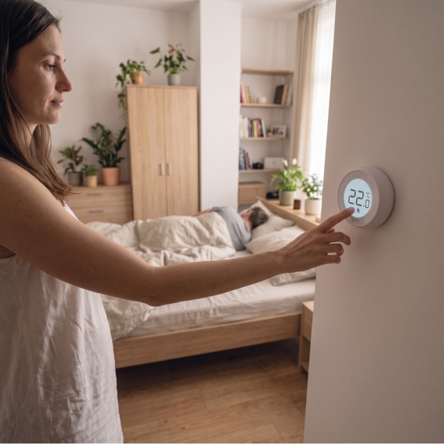 Sobni ručni termostat 230V/6A 2xAA bijeli