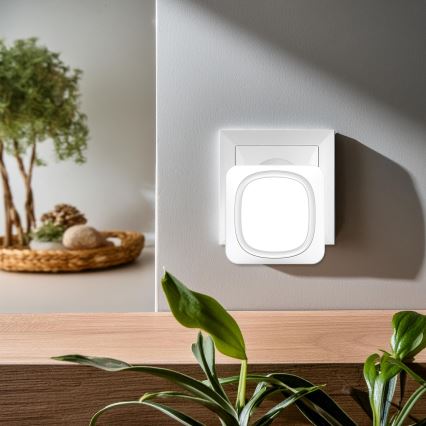 Utično bežično zvono s LED osvjetljenjem 230V/1xCR2032 IP56 bijela