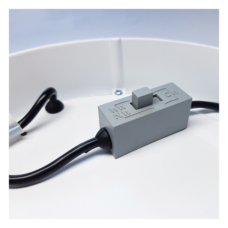 LED stropna svjetiljka LED/18W/230V 3000/4000/6000K 22,5x22,5 cm bijela