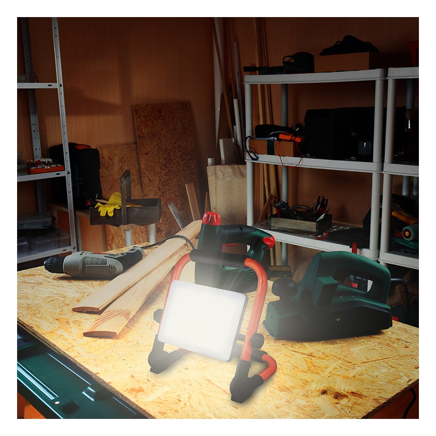 LED reflektor s postoljem LED/30W/230V 4000K IP65