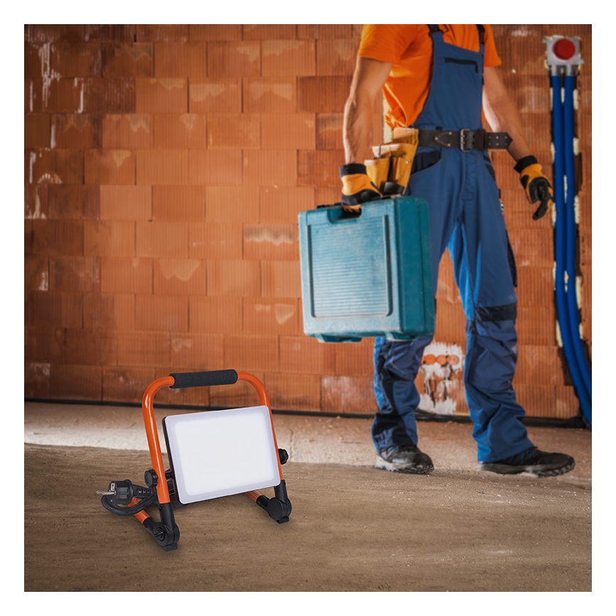 LED reflektor s postoljem LED/50W/230V 4000K IP65