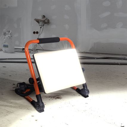 LED reflektor s postoljem LED/50W/230V 4000K IP65