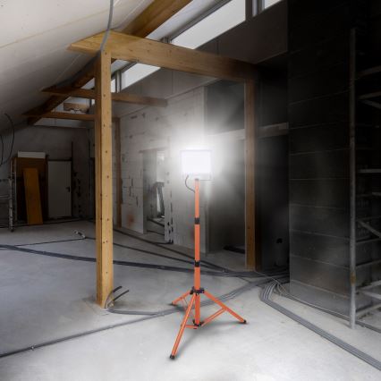 LED reflektor s postoljem LED/50W/230V 4000K IP65