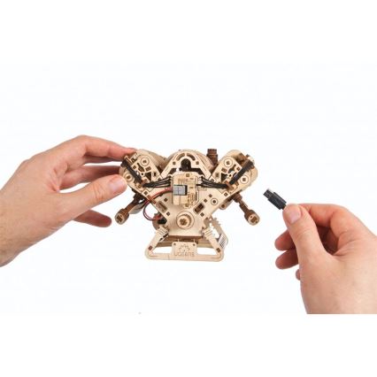 Ugears - 3D drveni mehanički model V8 motora