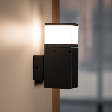 Vanjska zidna svjetiljka s utičnicom DASTEN 1xG9/11W/230V IP44 crna