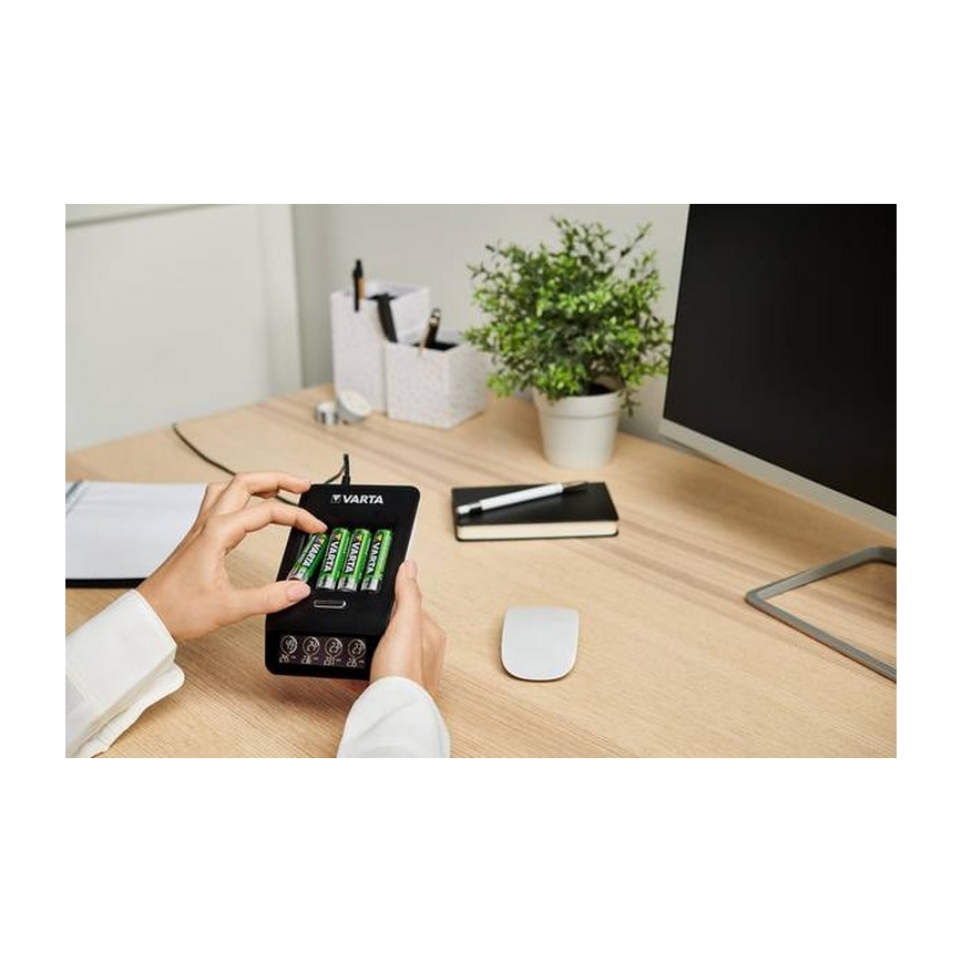 Varta 40084  - LCD Smart punjač ULTRA FAST+  4xNiMH AA 2100 mAh 230V