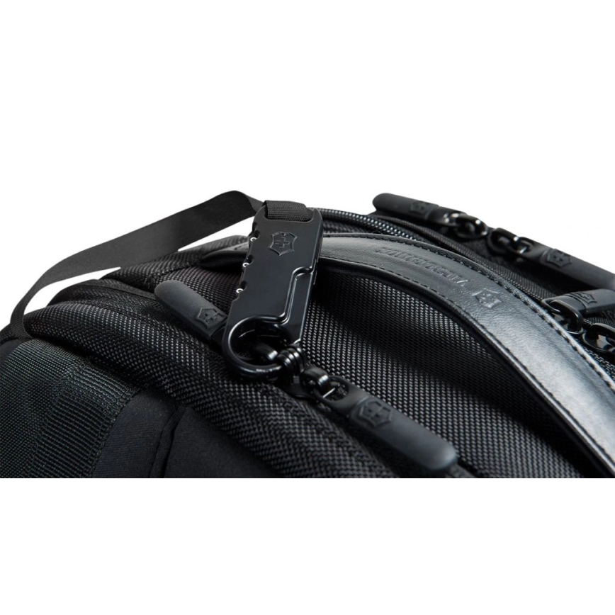 Victorinox - Ruksak za laptop 15,6" Essentials 22 l crna