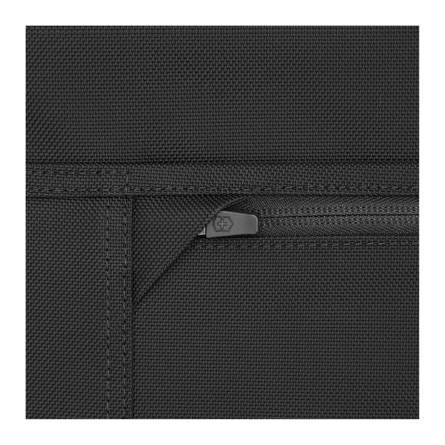 Victorinox - Torba preko ramena Mythic 2 l crna