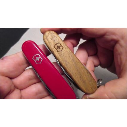 Victorinox - Višenamjenski džepni nož 9,1 cm/14 funkcija crvena