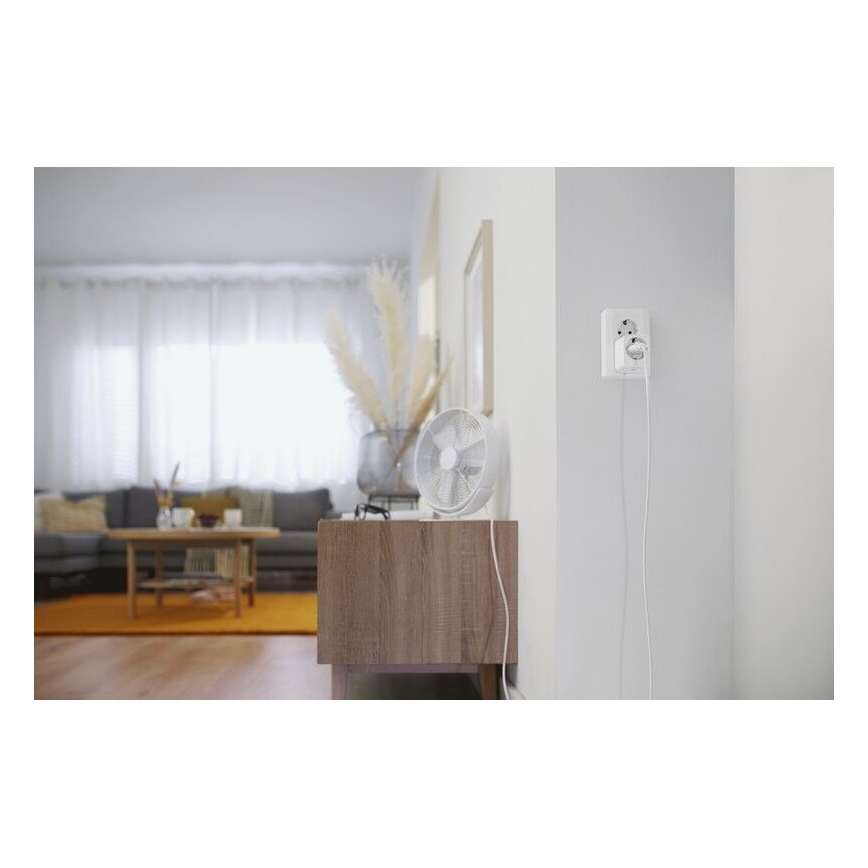 WiZ - Pametna utičnica E 2300W + power meter Wi-Fi