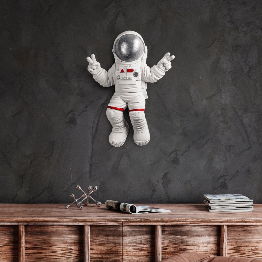 Zidna dekoracija 47x35 cm astronaut srebrna