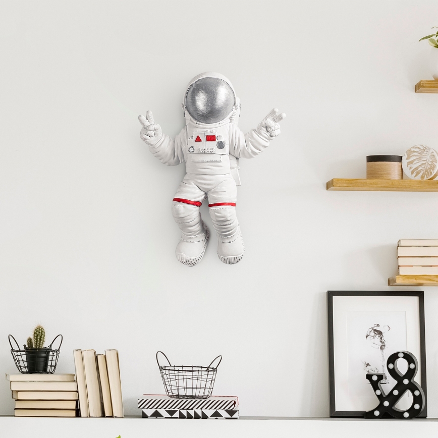 Zidna dekoracija 47x35 cm astronaut srebrna