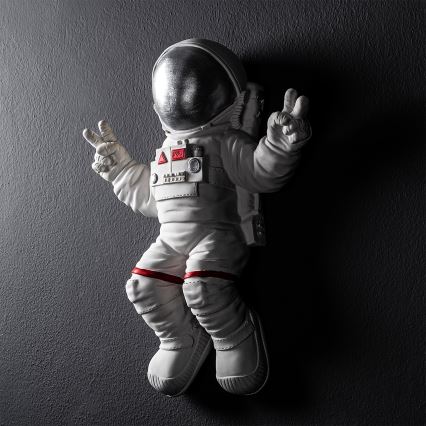 Zidna dekoracija 47x35 cm astronaut srebrna